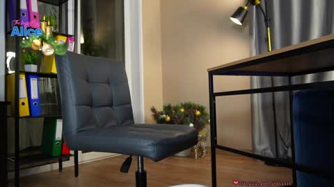 Alice   online show from January 6, 3:08 pm