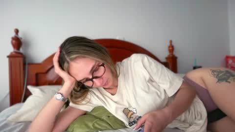 Snapshot of pinkilola chatting on June 30, 8:54 pm Pinkilola online show from June 30, 8:54 pm