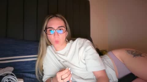 Snapshot of pinkilola chatting on July 19, 3:54 am Pinkilola online show from July 19, 3:54 am