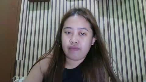 Snapshot of pinkish_shine chatting on May 10, 8:58 pm Hi its me shine online show from May 10, 8:58 pm