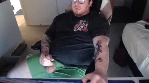 pinklevi online show from December 17, 2:39 am