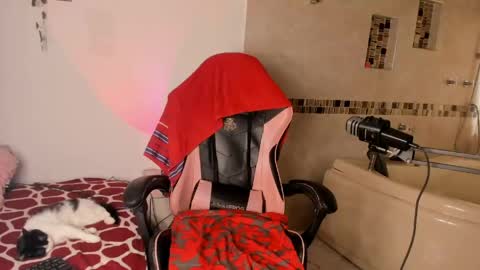 Snapshot of pinkpantherr_ chatting on April 17, 5:16 pm Sarah .. online show from April 17, 5:16 pm