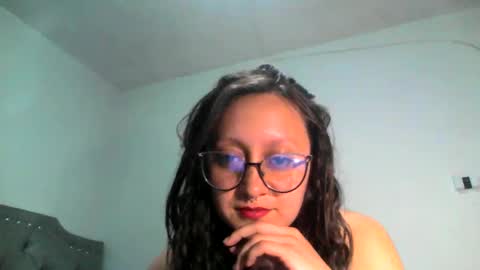 pinkvixen69 online show from October 12, 5:28 am