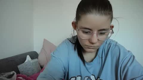 pinkwife97 online show from March 19, 12:09 pm