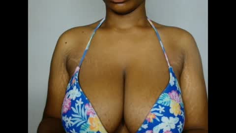 Snapshot of pinkxsugar chatting on April 28, 4:28 am pinkxsugar online show from April 28, 4:28 am