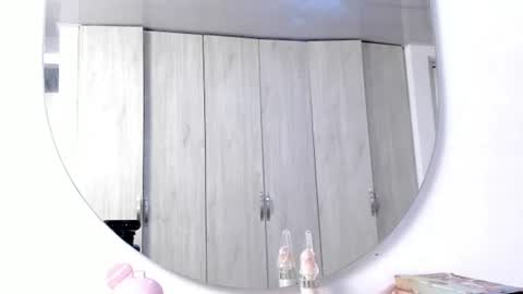 Snapshot of pinky_f00x chatting on July 22, 9:50 pm pinky_f00x online show from July 22, 9:50 pm