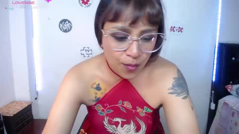 VIOLETA LOPEZ online show from April 28, 1:49 pm