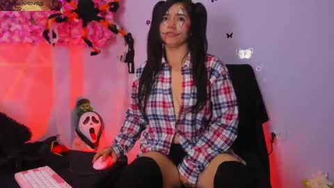 Pinky Purr online show from October 31, 4:52 pm