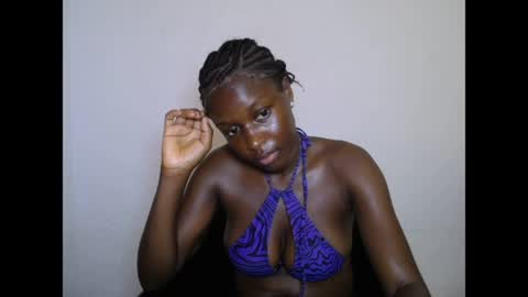 pinkykiki_247 online show from April 23, 6:03 am