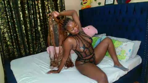 Snapshot of pinkysmiles chatting on February 4, 1:23 am Pinky online show from February 4, 1:23 am