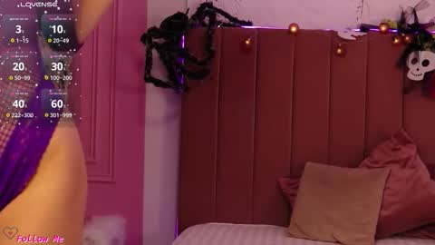 Pinky online show from October 28, 8:00 pm