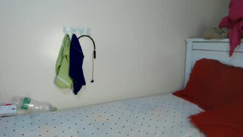 Snapshot of pinnacle_ chatting on June 25, 10:14 pm zenah online show from June 25, 10:14 pm
