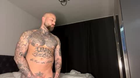 pino151177 online show from January 7, 6:21 pm