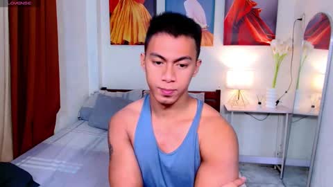 Snapshot of pinoymilker chatting on December 27, 4:26 am ethan online show from December 27, 4:26 am