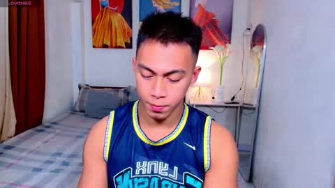 Snapshot of pinoymilker chatting on January 2, 5:57 am ethan online show from January 2, 5:57 am