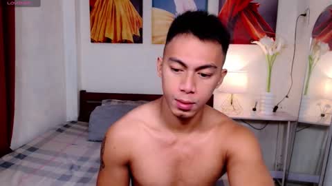 Snapshot of pinoymilker chatting on January 19, 1:32 am ethan online show from January 19, 1:32 am