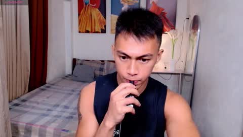 Snapshot of pinoymilker chatting on February 6, 5:46 am ethan online show from February 6, 5:46 am