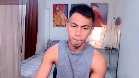 Snapshot of pinoymilker chatting on February 26, 5:09 am ethan online show from February 26, 5:09 am