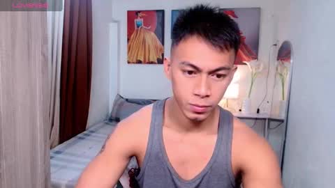 Snapshot of pinoymilker chatting on February 26, 9:21 am ethan online show from February 26, 9:21 am