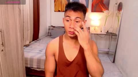 Snapshot of pinoymilker chatting on March 10, 10:59 am ethan online show from March 10, 10:59 am