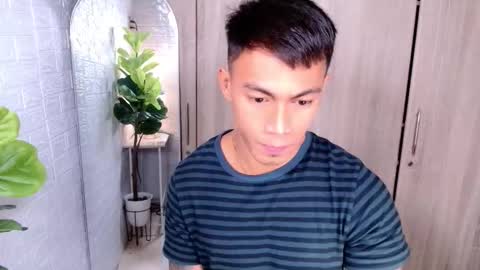 Snapshot of pinoymilker chatting on October 6, 3:26 am ethan online show from October 6, 3:26 am