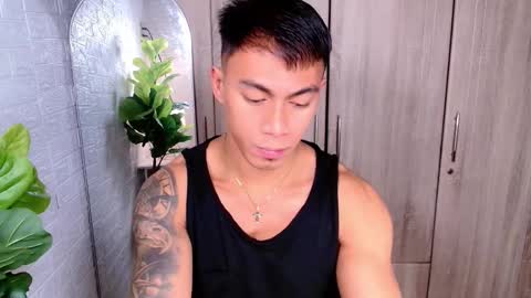 Snapshot of pinoymilker chatting on October 22, 2:56 am ethan online show from October 22, 2:56 am