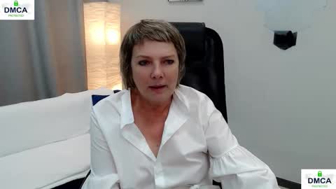 Bella online show from October 31, 9:21 am