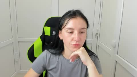 Snapshot of piper_smilee chatting on July 3, 12:00 pm Piper online show from July 3, 12:00 pm