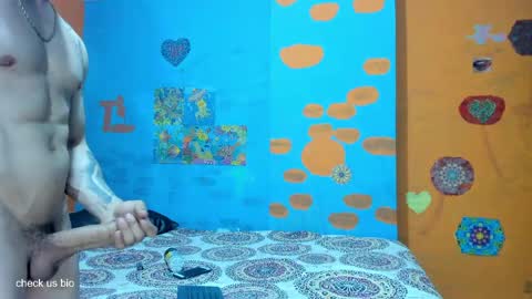 Snapshot of pipeshowtime chatting on June 1, 6:31 pm VALENTINA y PIPE online show from June 1, 6:31 pm