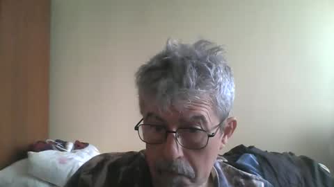 Snapshot of pipi2704 chatting on May 23, 8:29 am pipi2704 online show from May 23, 8:29 am