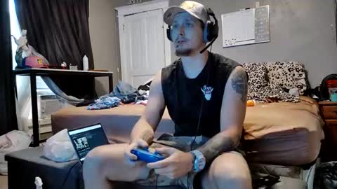 Snapshot of pippylongdickin chatting on May 22, 9:42 pm pippylongdickin online show from May 22, 9:42 pm