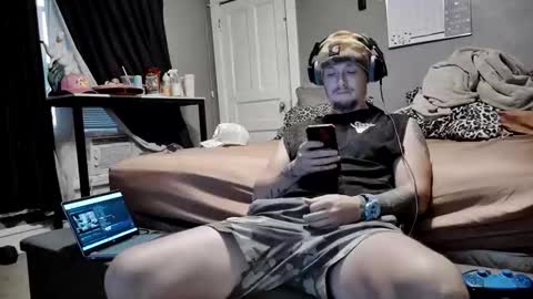 Snapshot of pippylongdickin chatting on May 27, 1:35 am pippylongdickin online show from May 27, 1:35 am