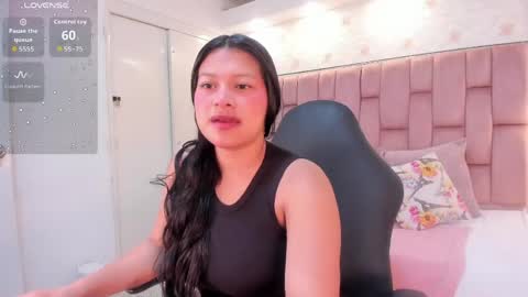 Snapshot of pirlywild chatting on June 6, 1:16 pm Pirly online show from June 6, 1:16 pm