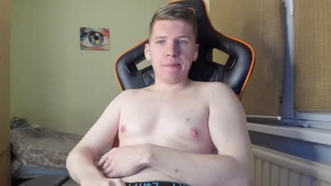 Pierre online show from December 31, 2:51 am