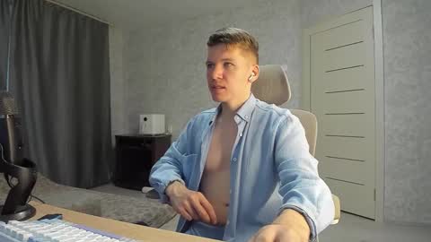 Pierre online show from October 4, 6:33 am