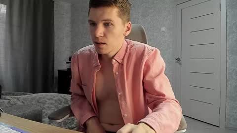 Snapshot of pirremeow chatting on March 31, 6:36 am Pierre online show from March 31, 6:36 am