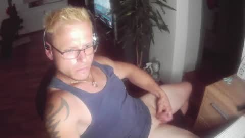 Snapshot of pitrs30sexy chatting on June 24, 12:42 am pitrs30sexy online show from June 24, 12:42 am