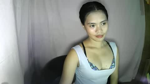 Snapshot of pixie_naughtyx chatting on September 24, 7:12 am pixie online show from September 24, 7:12 am