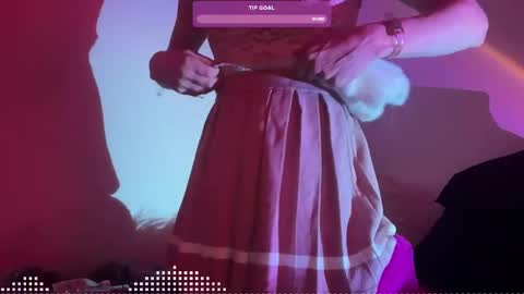 pixie_praxis online show from December 7, 7:38 am