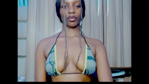 Ella online show from June 27, 7:57 am