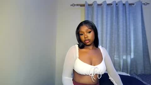 Snapshot of pixie_roman chatting on July 23, 8:23 am Majesty online show from July 23, 8:23 am