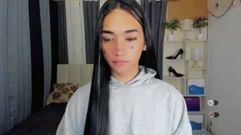 pixiedoll_ online show from February 14, 3:14 am