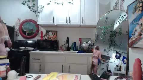 pixielovely online show from March 12, 3:23 am