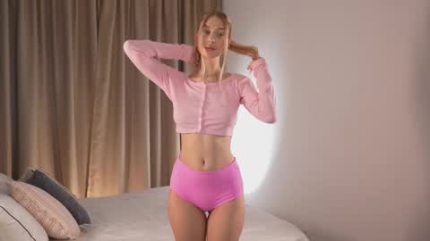 Lana online show from March 3, 3:07 pm