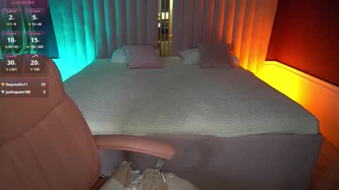 pixiepeachh online show from October 16, 3:24 pm