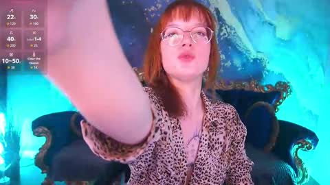 pixiepeachh online show from December 14, 7:58 am