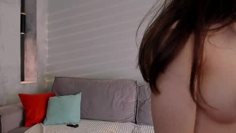 Snapshot of pixiesdoll chatting on May 24, 3:39 pm Mila online show from May 24, 3:39 pm