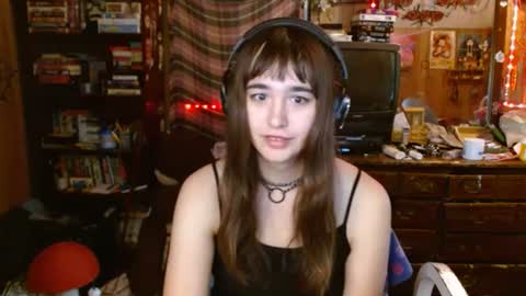 Izzy online show from September 18, 4:53 pm