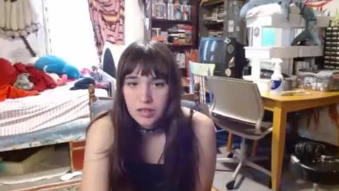Snapshot of pixinun chatting on May 24, 10:48 pm Izzy online show from May 24, 10:48 pm