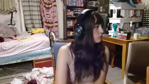 Izzy online show from June 16, 3:42 am